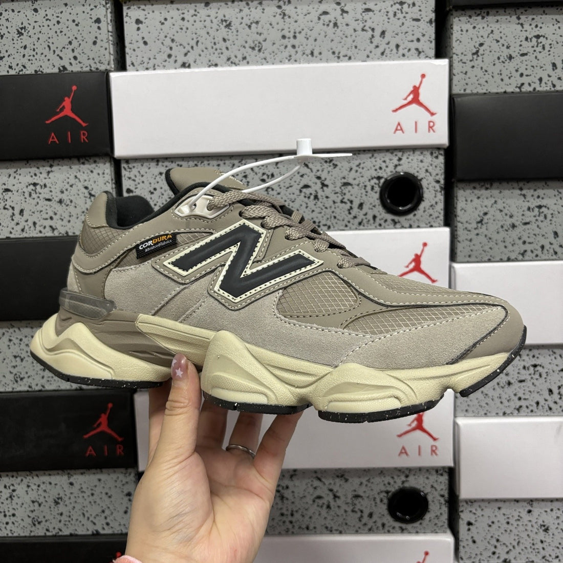 NB 9060 Khaki Utility