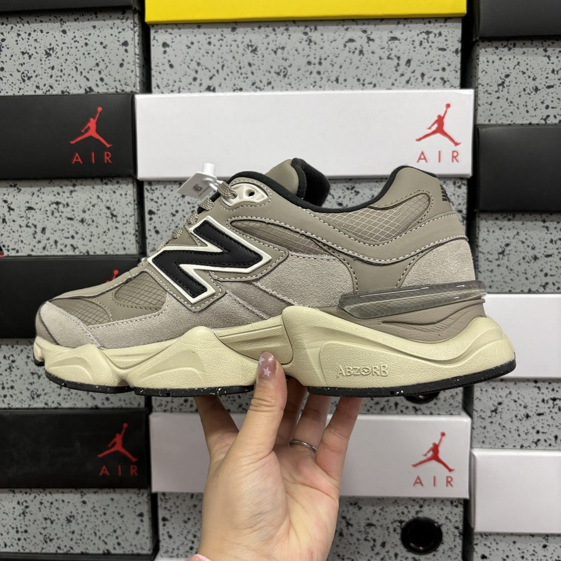 NB 9060 Khaki Utility