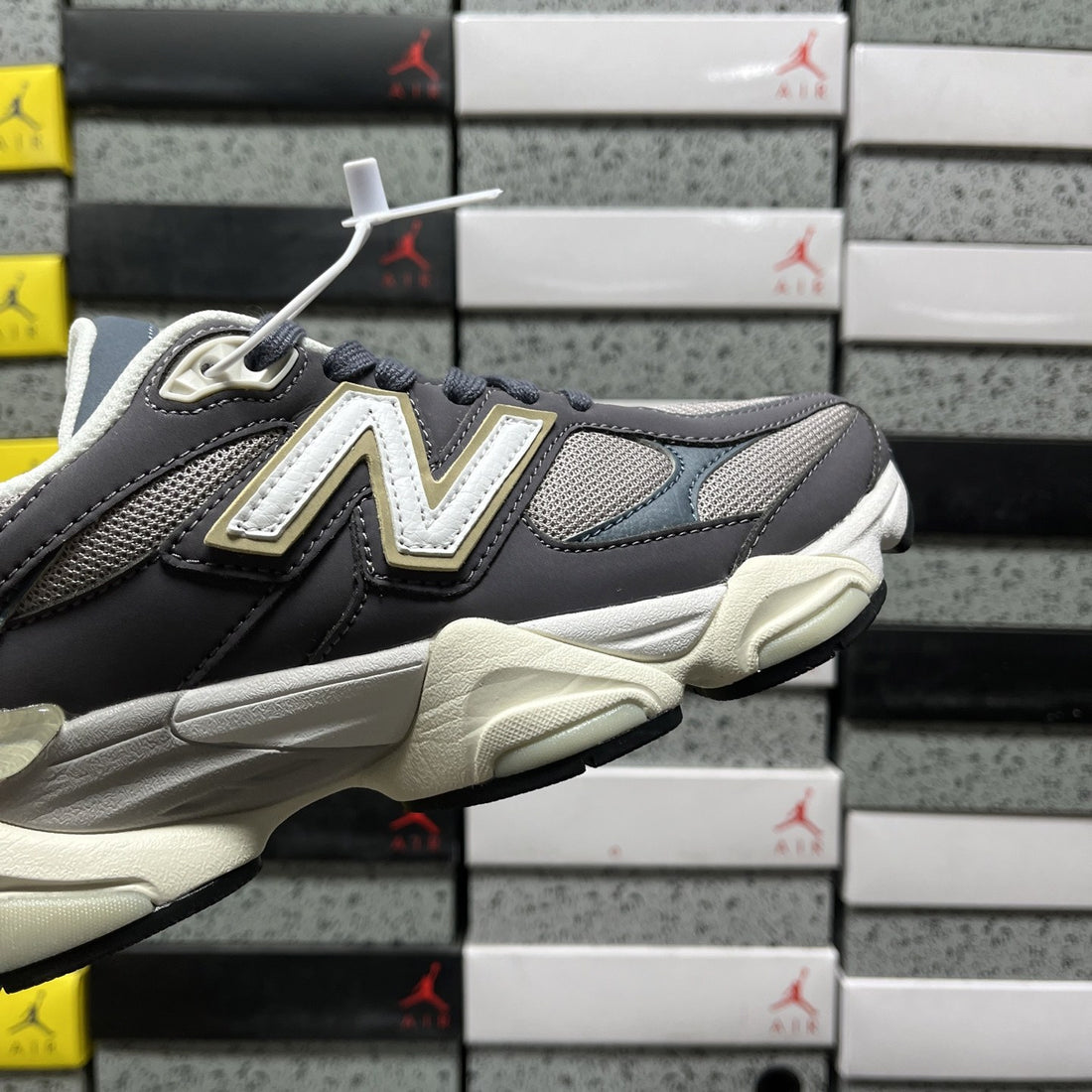 NB 9060 Magnet Grey Cream