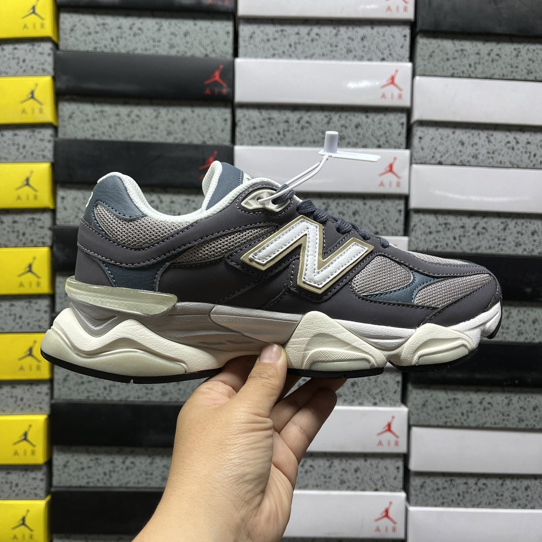 NB 9060 Magnet Grey Cream