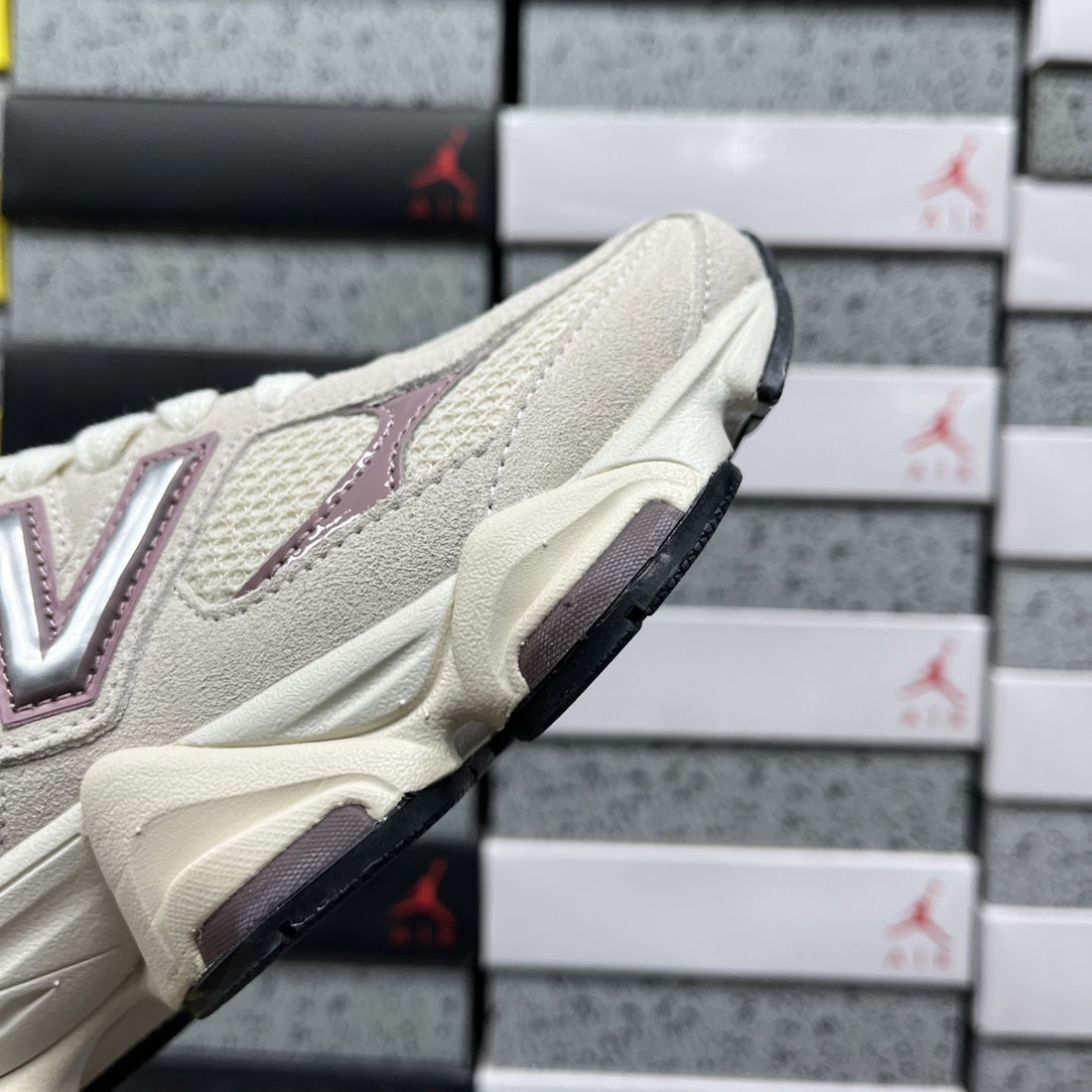 NB 9060 Moonrock Rose