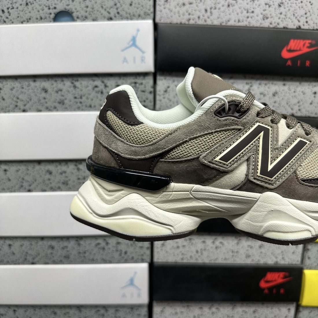 NB 9060 Mushroom Brown