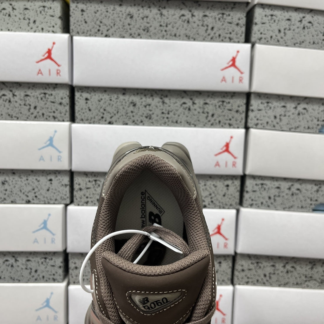 NB 9060 Mushroom Brown Suede