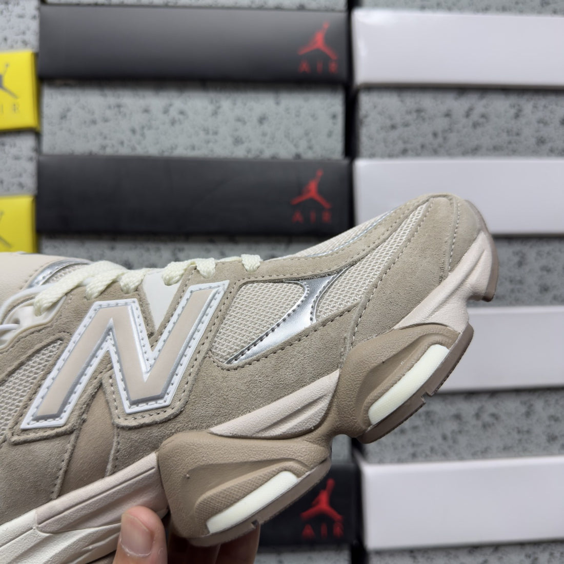 NB 9060 Mushroom Grey
