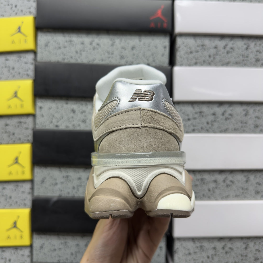NB 9060 Mushroom Grey