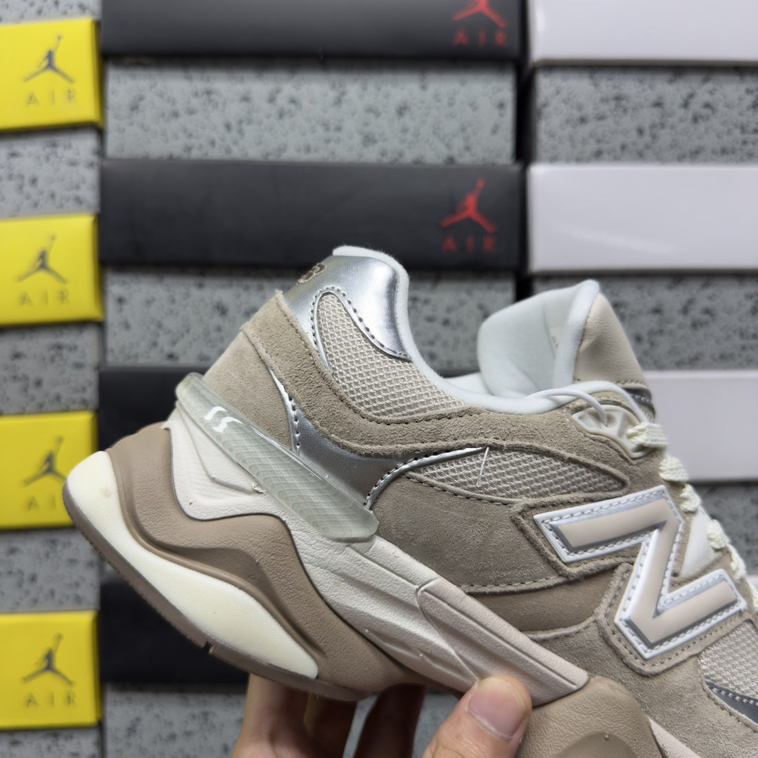 NB 9060 Mushroom Grey