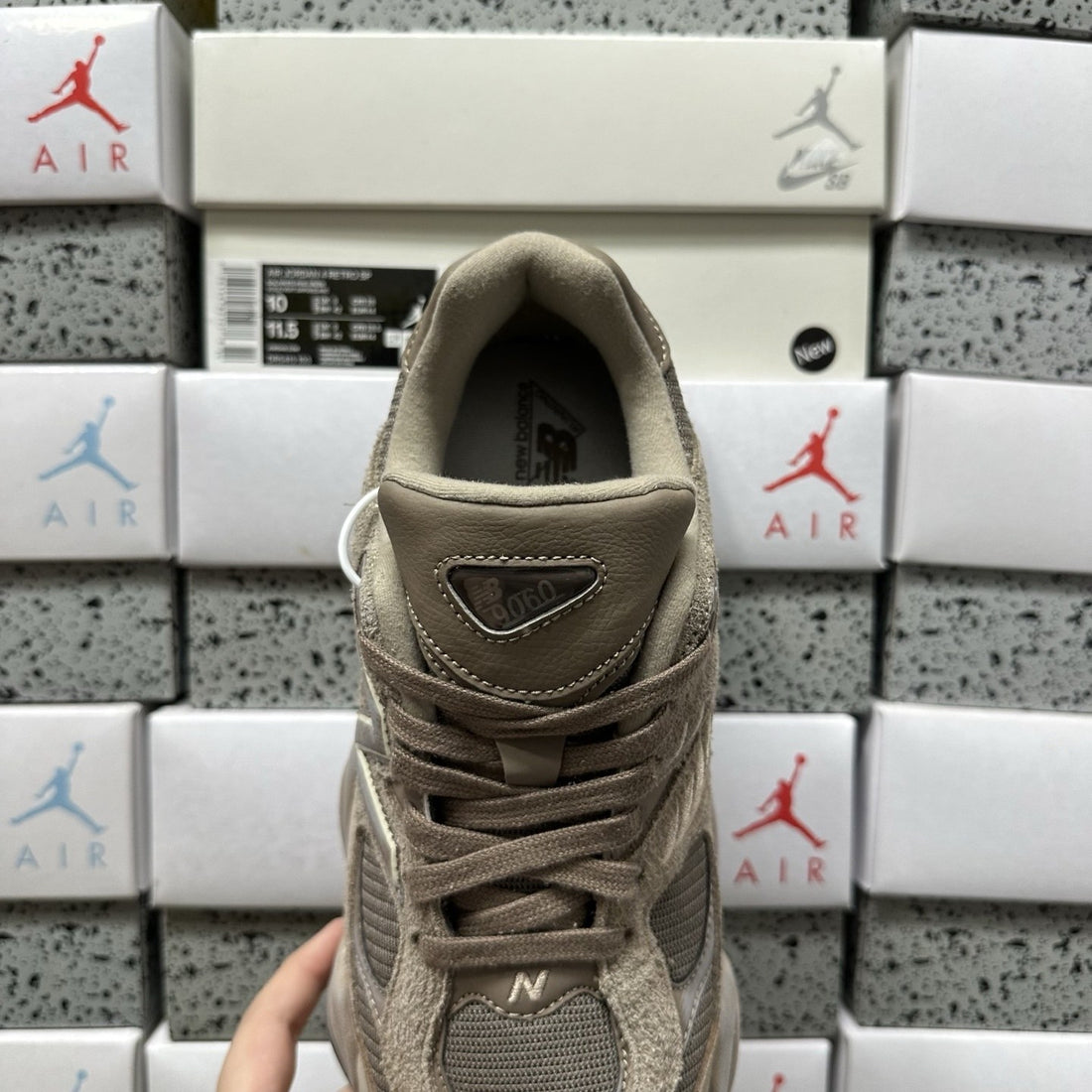 NB 9060 Mushroom Taupe