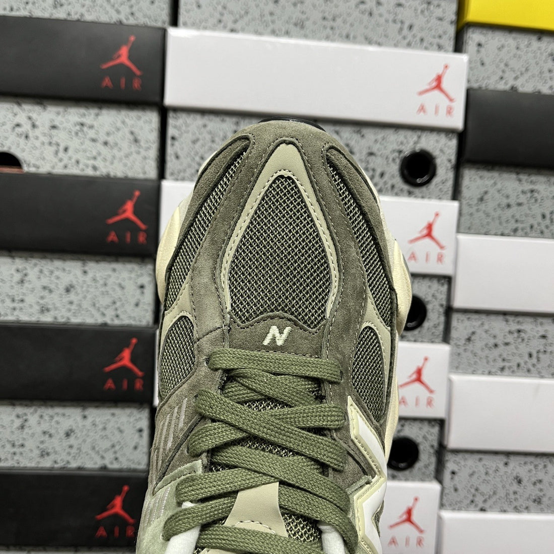 NB 9060 Olive Cream