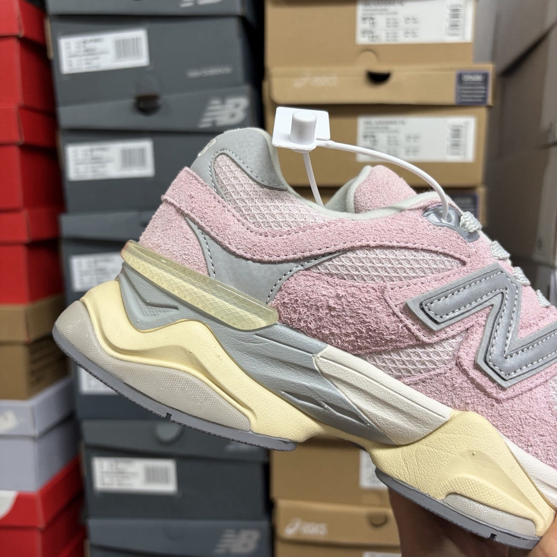 NB 9060 Pink Fuzzy Suede