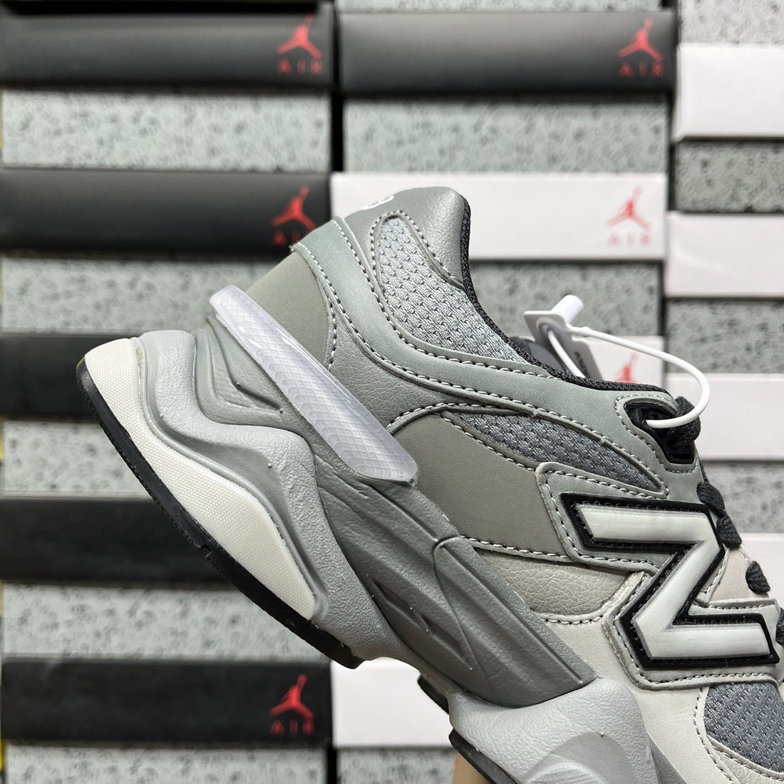 NB 9060 Rain Cloud Grey