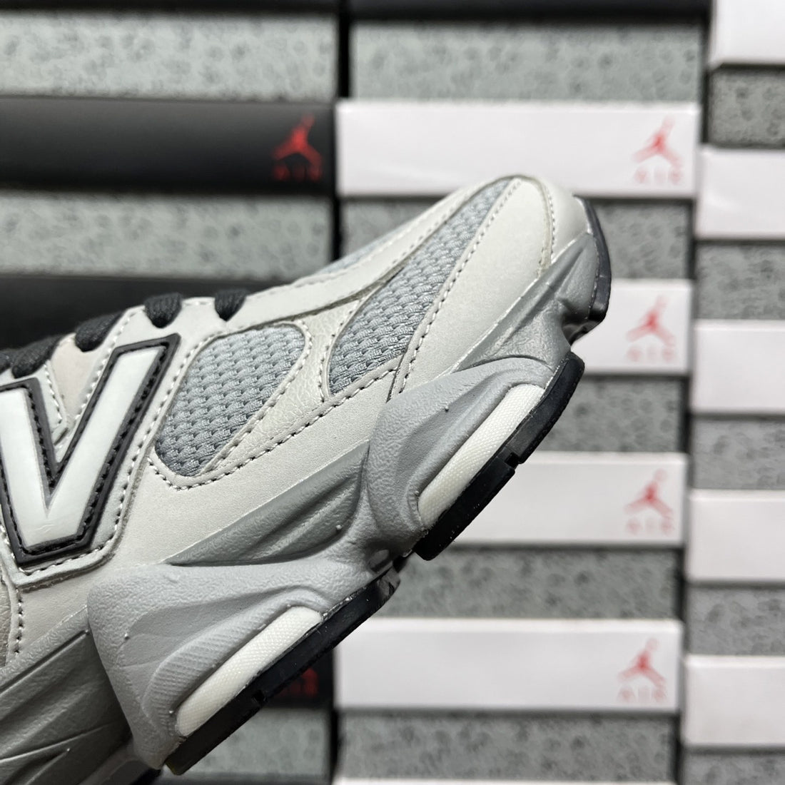 NB 9060 Rain Cloud Grey