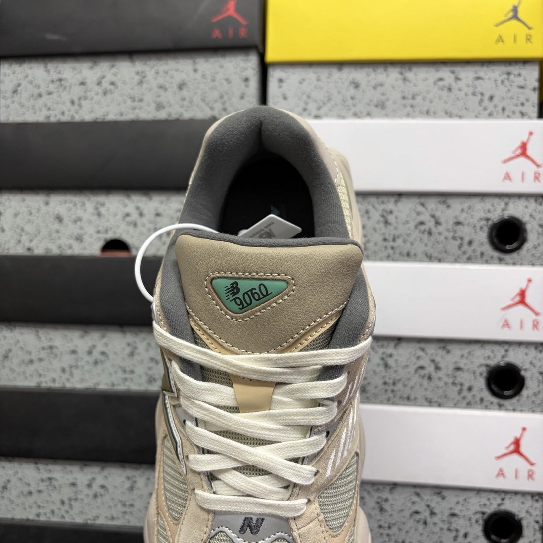 NB 9060 Sand Grey
