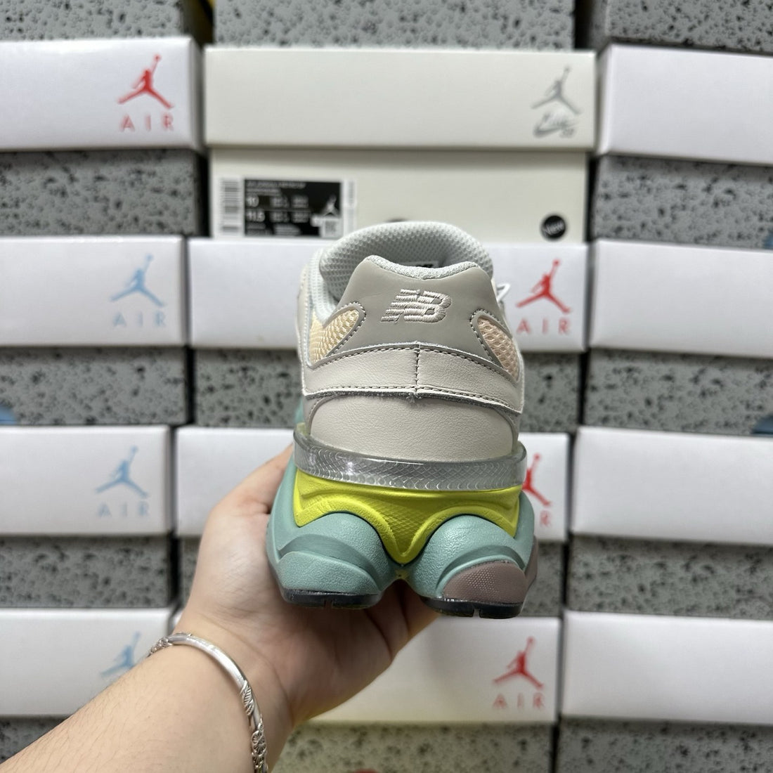 NB 9060 Sea Salt Volt Teal