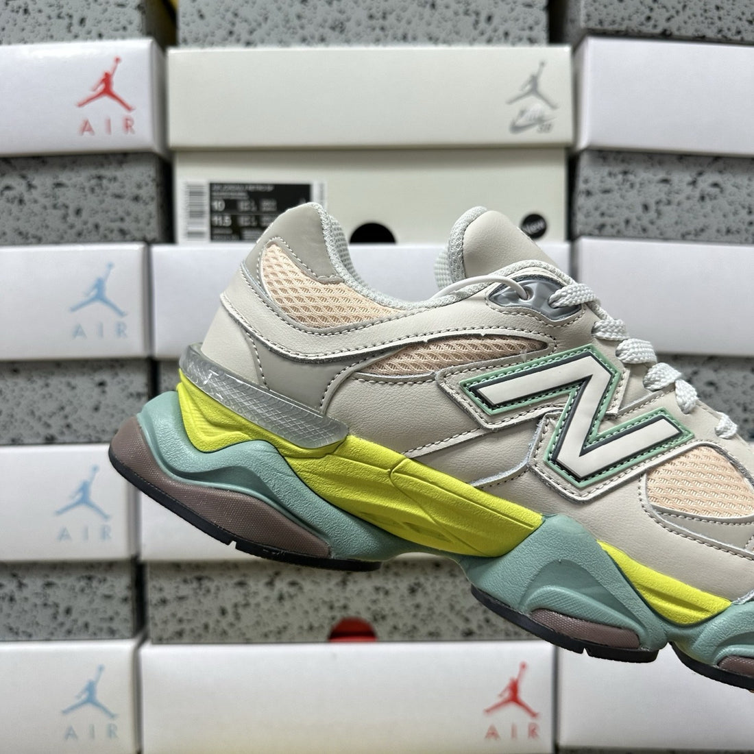 NB 9060 Sea Salt Volt Teal
