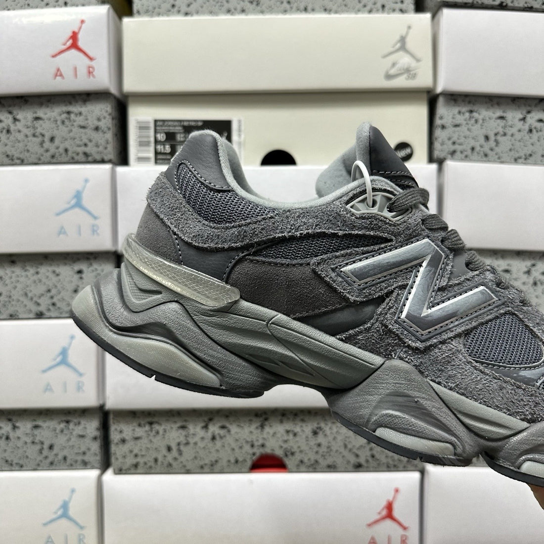 NB 9060 Steel Grey