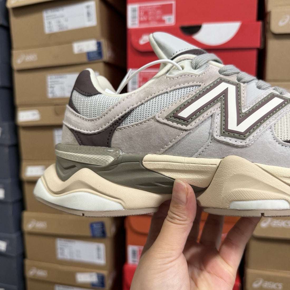 NB 9060 Taupe Silver