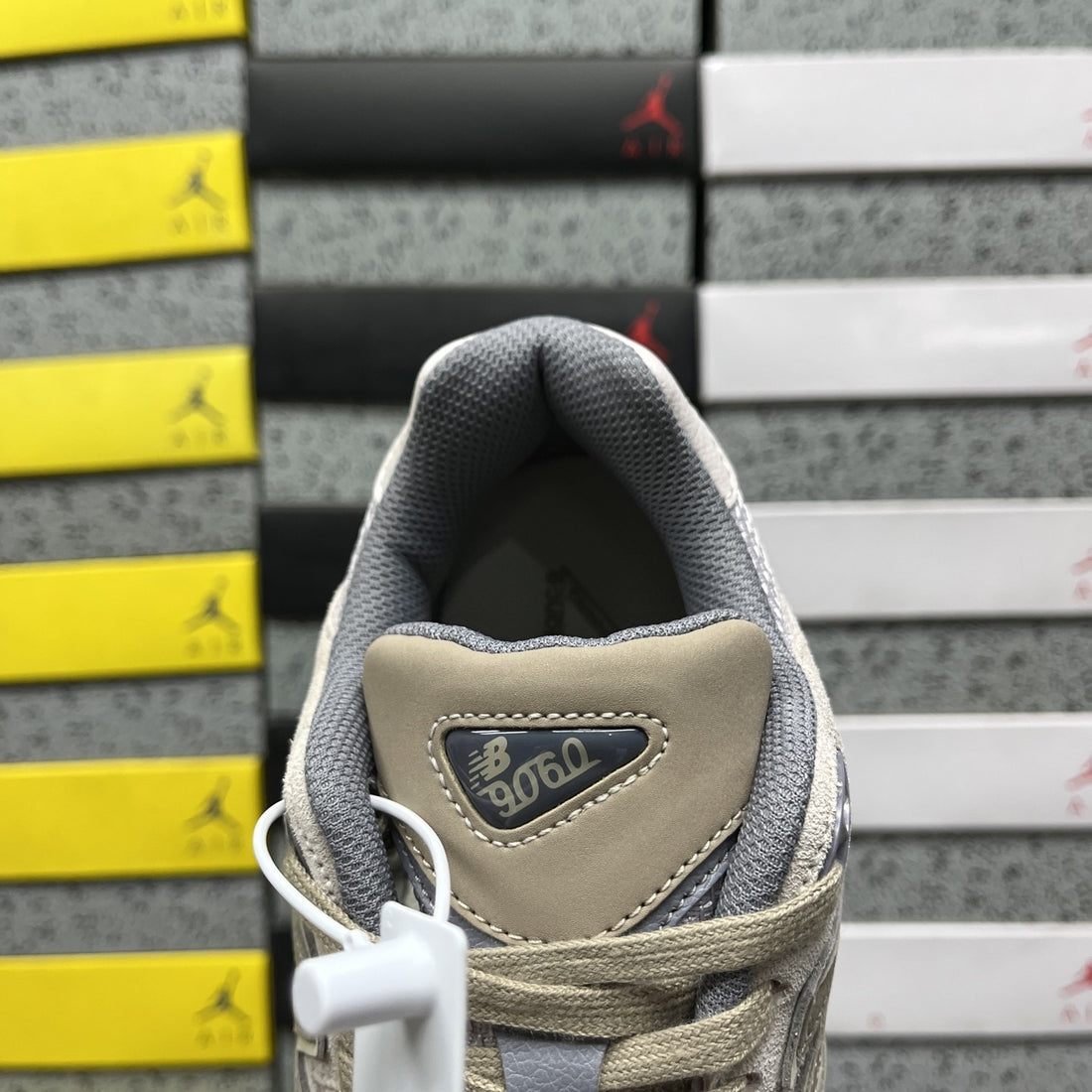 NB 9060 Timberwolf Cream