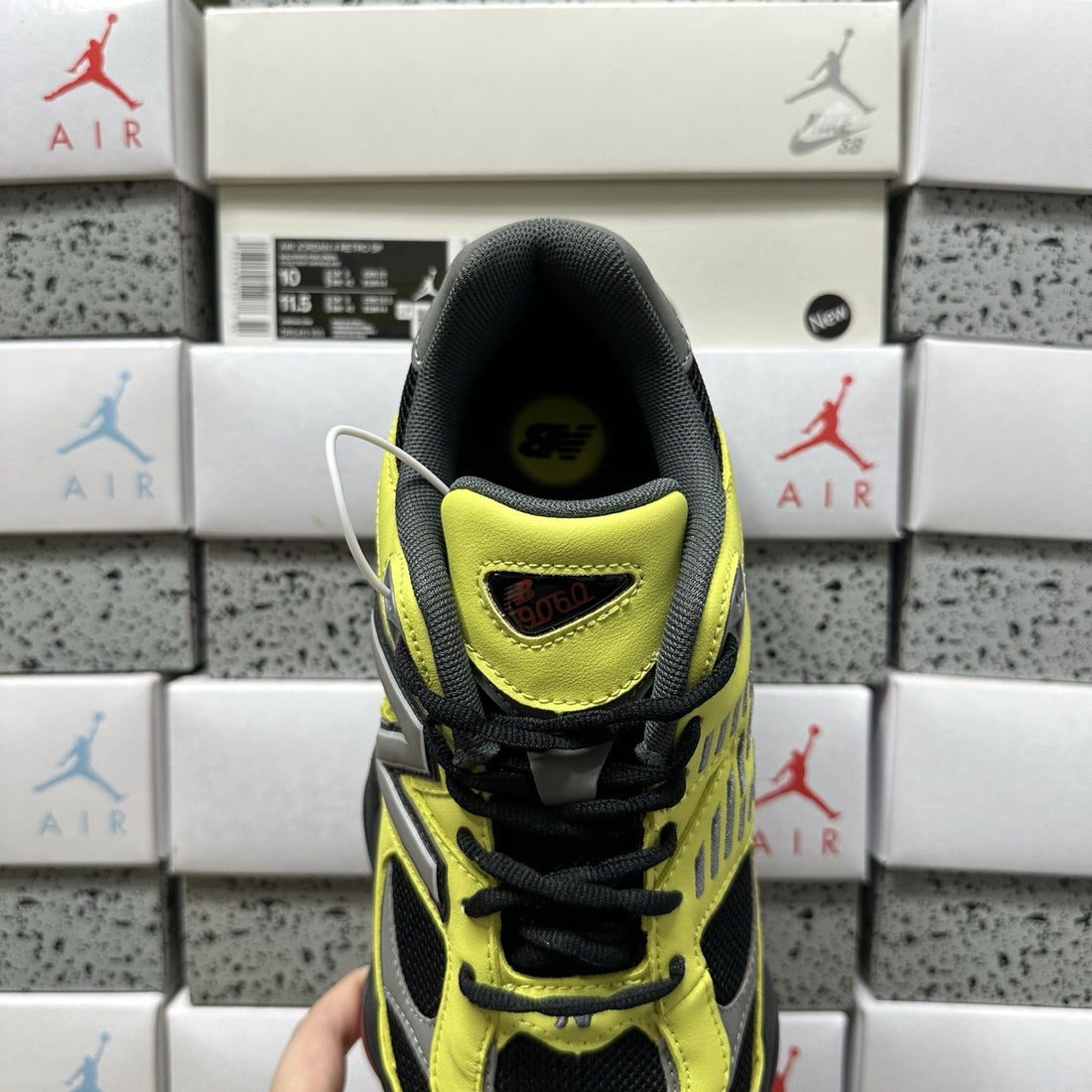 NB 9060 Volt Yellow Black