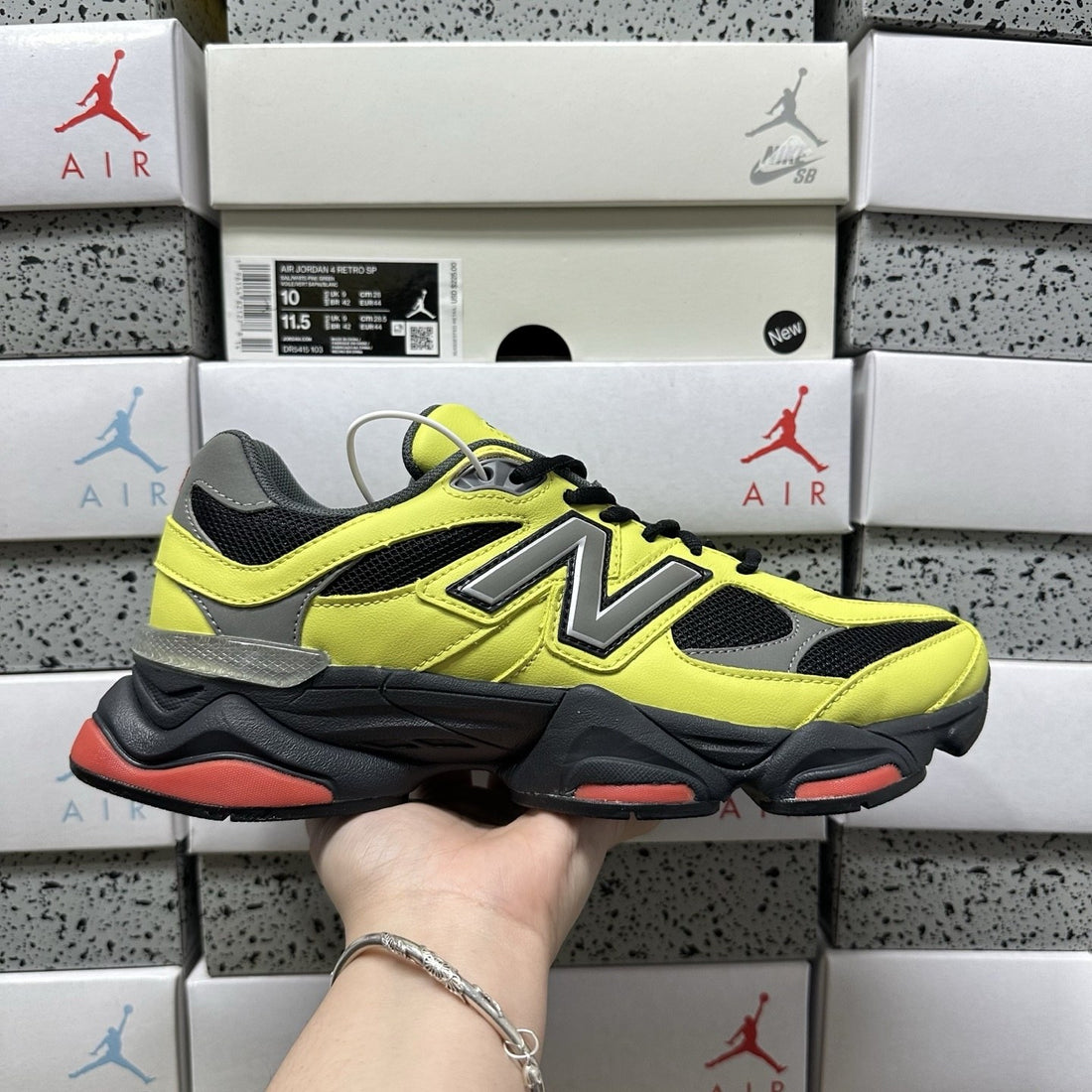 NB 9060 Volt Yellow Black