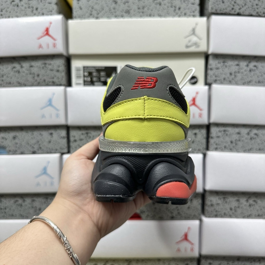 NB 9060 Volt Yellow Black