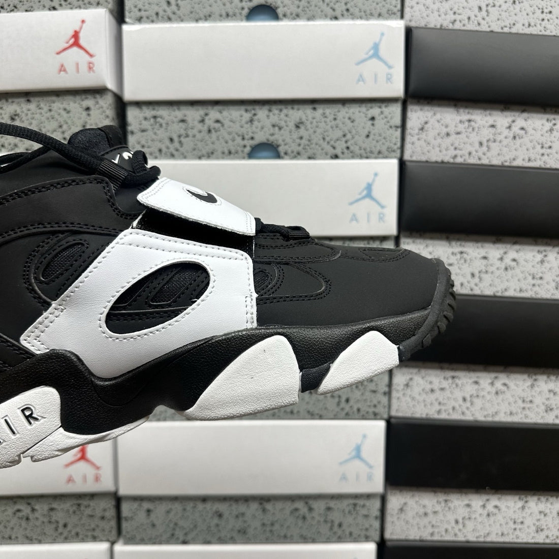 Air Diamond Turf II Black White