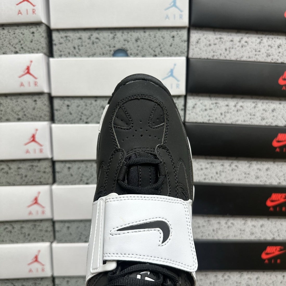 Air Diamond Turf II Black White