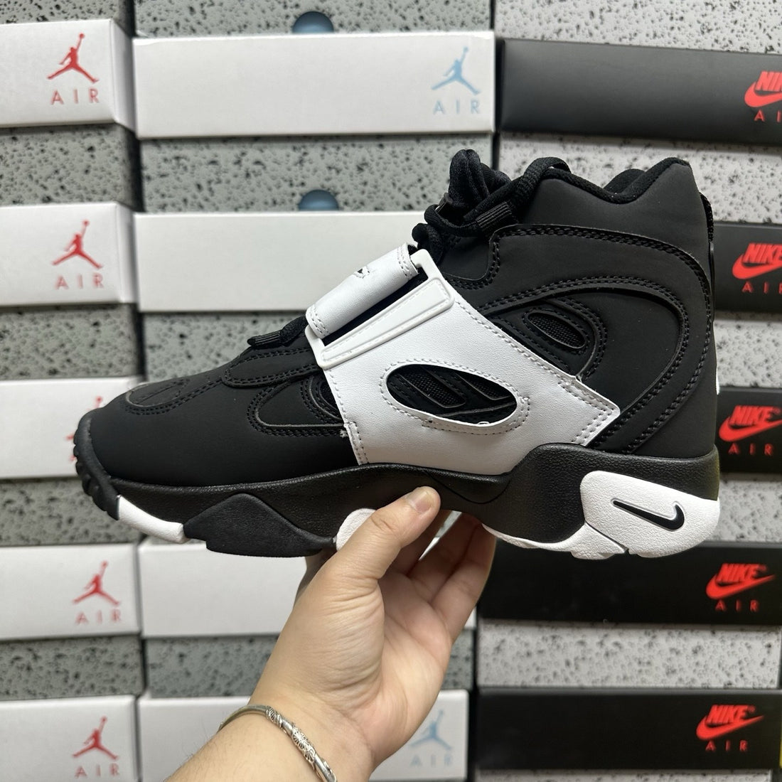 Air Diamond Turf II Black White