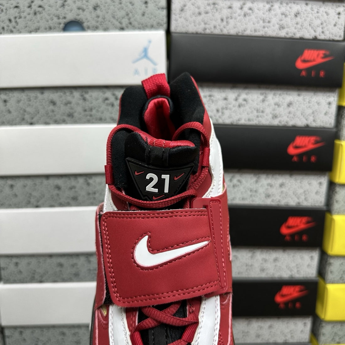 Air Diamond Turf II Red White