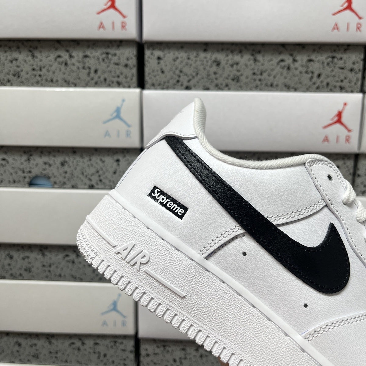 Nike Air Force 1 Low Supreme White