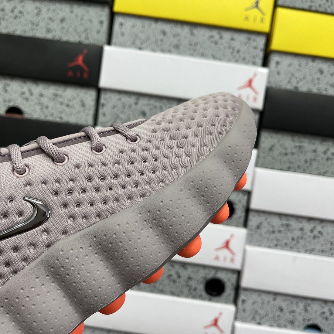 Nike Mind 002 Taupe