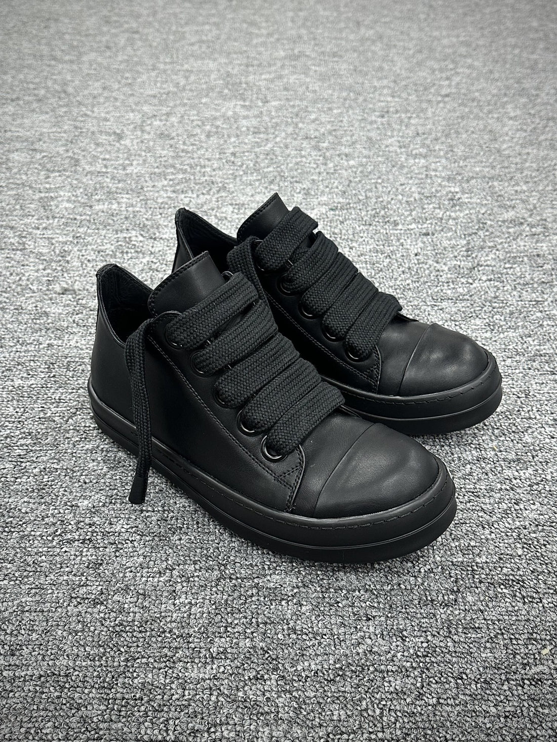 Rick Owens Jumbo Lace Low Triple Black