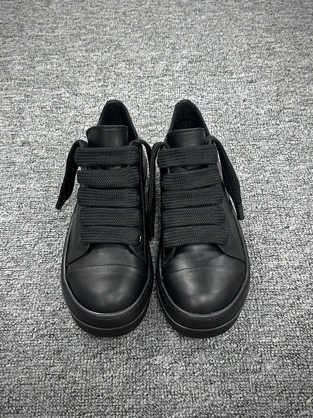 Rick Owens Jumbo Lace Low Triple Black